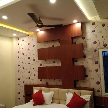 Hotel Delight Deluxe Pipra Dewas Bagian luar foto