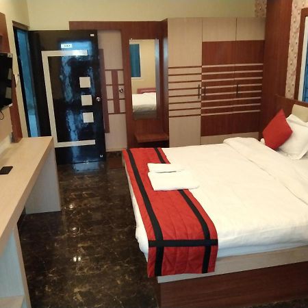 Hotel Delight Deluxe Pipra Dewas Bagian luar foto