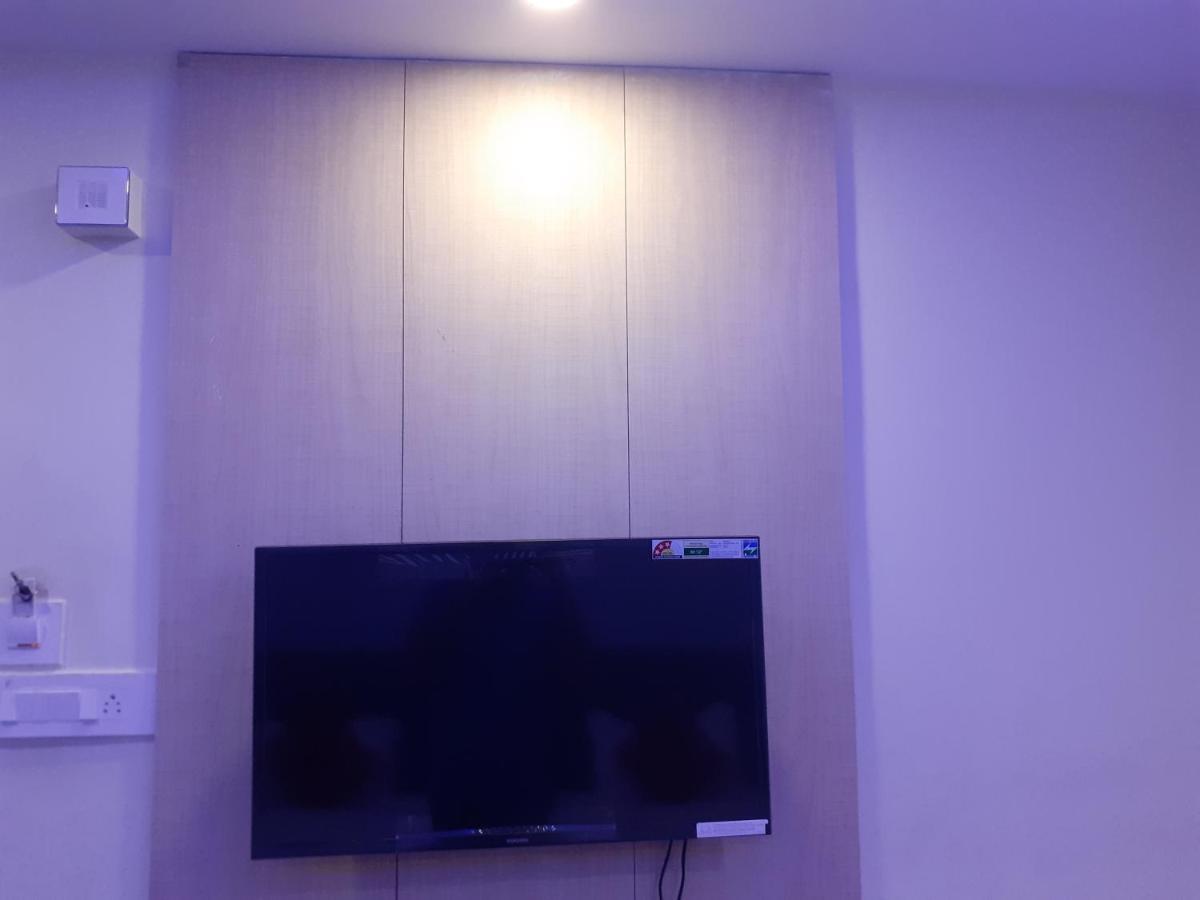 Hotel Delight Deluxe Pipra Dewas Bagian luar foto
