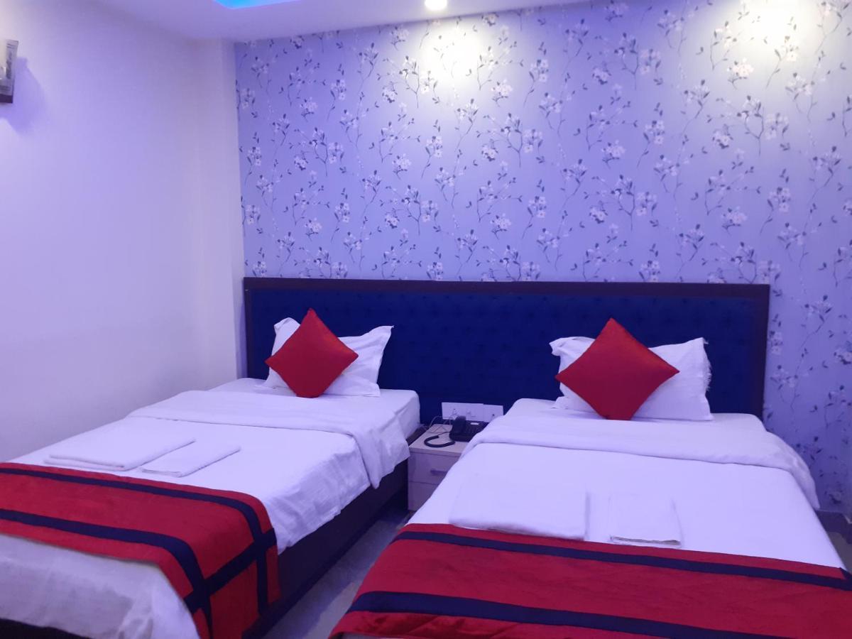 Hotel Delight Deluxe Pipra Dewas Bagian luar foto