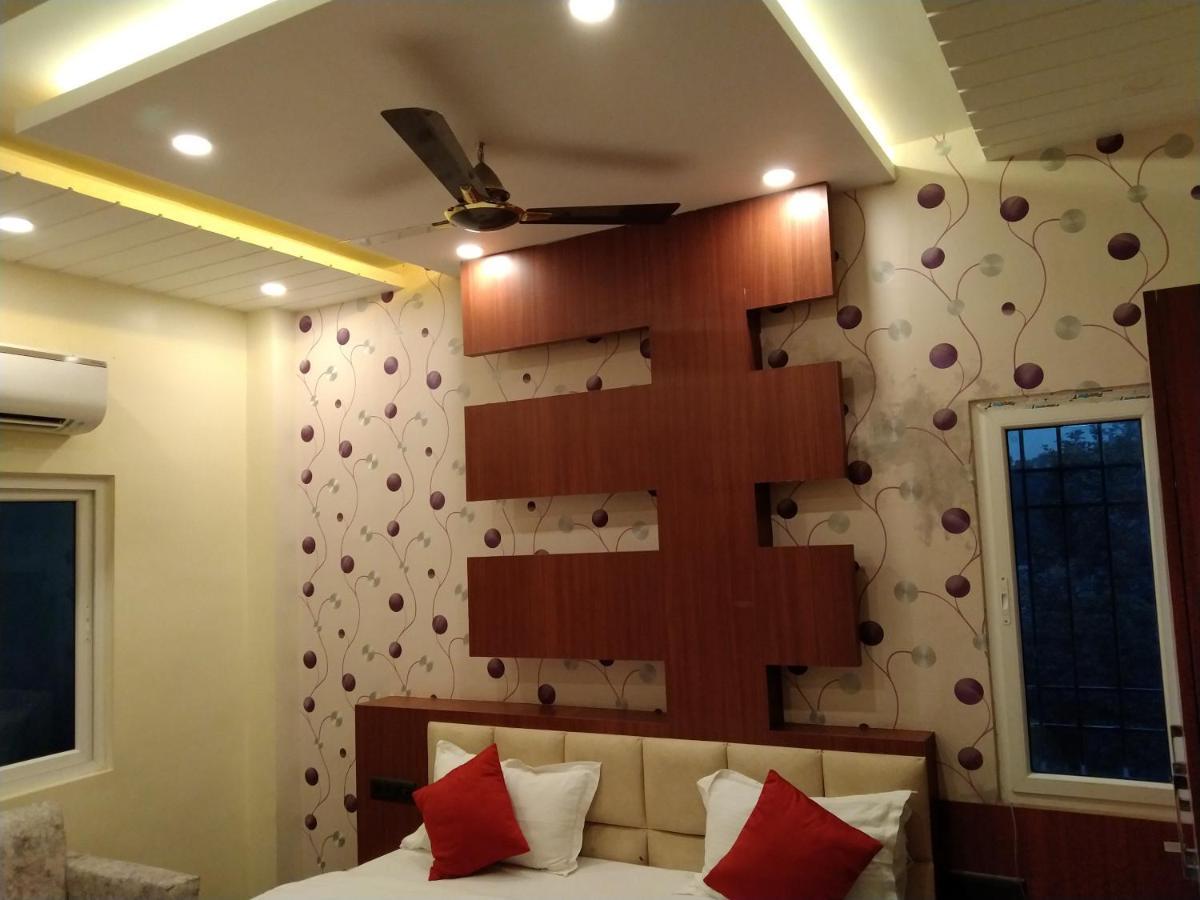 Hotel Delight Deluxe Pipra Dewas Bagian luar foto